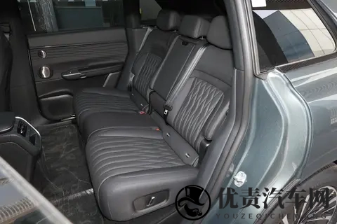 限时置换补贴1万,配雪豹四驱+飞鱼底盘20,2025款星纪元ET香吗?-1