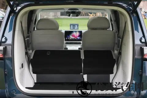 一对三胎家庭的真实选择:26款岚图梦想家PHEV-2