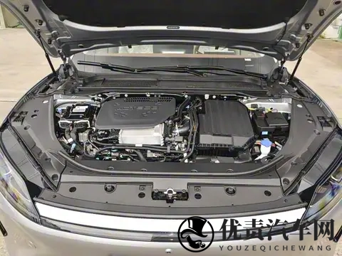 奇瑞风云A9L猎鹰700版_四座版将于11月15日上市-1