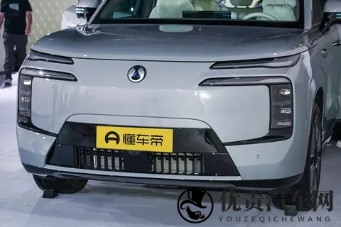 二孩家庭选车不头疼！腾势N8L 大六座试驾：一周实测够不够家用？-1