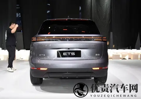 星途ET5将于11月13日预售，配15升增程动力，纯电续航165公里-3