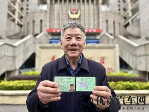 12月电动车出行注意，70岁以上这些车能骑，交警：有2种驾照即可-2