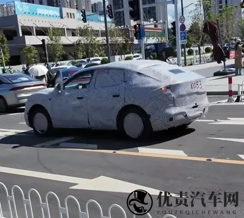 小鹏汽车又一款新车曝光！小鹏mona SUV新谍照！-1