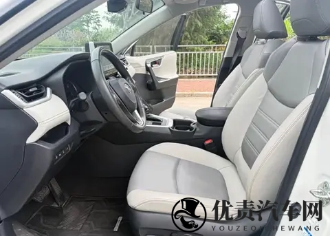 月销量涨到23213台!RAV4 荣放降到1248万,事实证明:降价很有效-1