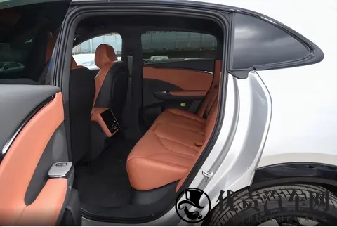 平衡智能与实用，1958万起售，小鹏G7值得选？-2