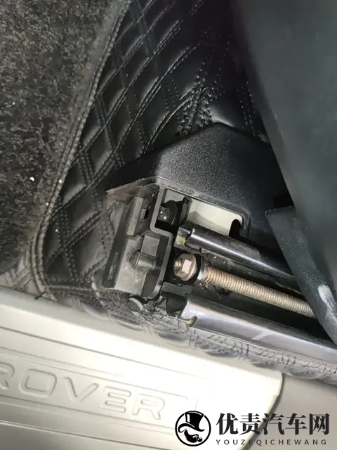 20款路虎揽胜：30T+8AT，8万公里一手车，豪华依旧！-1