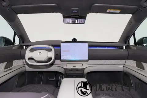 蔚来ET9深度试驾：打破行政车只适合坐不适合开的老印象-1