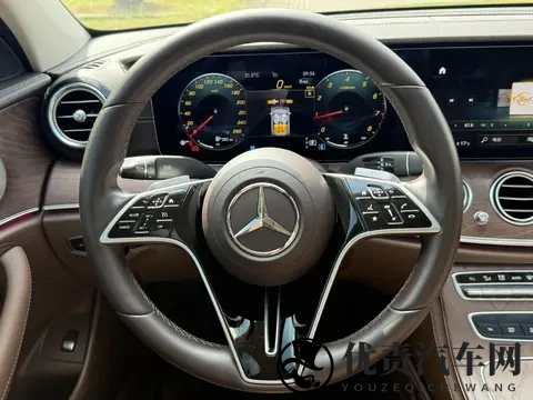 一手准新奔驰E级,体验行政级轿车的优雅与舒适-2