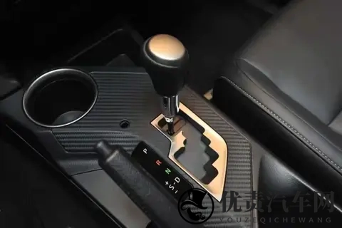 别浪费手自一体！M挡这3个场景用对，关键时刻能救命-1