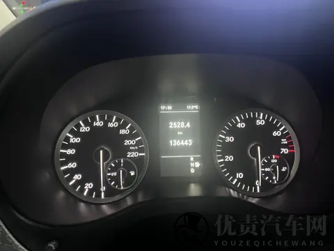 宜商宜家好选择,13万拿下2018款二手奔驰威霆7座-3