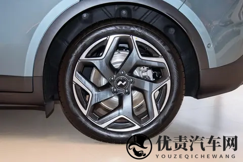 740km续航+119度电耗！乐道L60：让Model Y倍感压力的优选-3