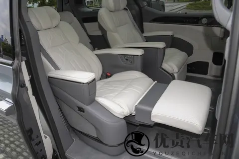 家用MPV推荐极氪009：全家都夸的空间大平层，还有红绿灯计时-2