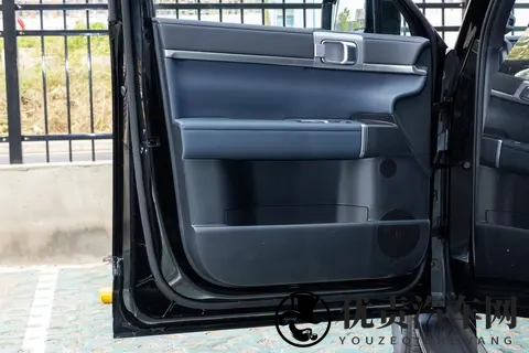 方程豹钛7四驱Ultra版：2198万元的智能性能旗舰-3