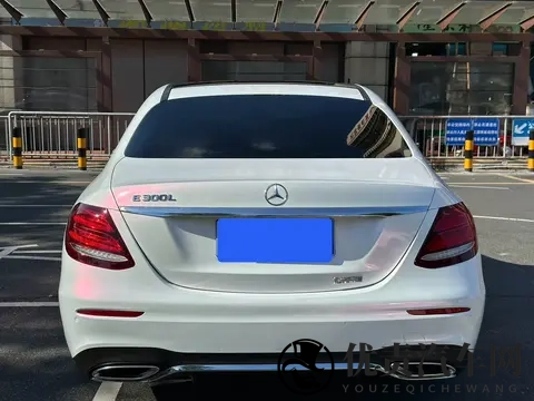 三年奔驰E级，19万开走行政座驾，这气场不输新车！-2