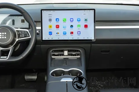 蓝电 E5 PLUS ，12万级插混SUV，带四驱、后排大屏，预售限时优惠2万-2