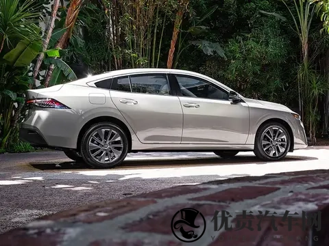 真全球车新轩逸要来了！海外售价1684万起，国产版性价比更高-2