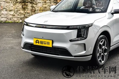 续航1700km+CDC电磁悬挂！这款15万级“旅行小房车”真香吗？-2