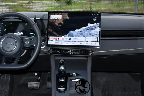 1038 万起，买运动轿车就图这口劲儿，第三代领克 03 是不是香？-1