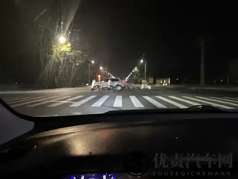 夜间开车的两大禁忌,很多人不知道,别等出事了才后悔不提前了解-2
