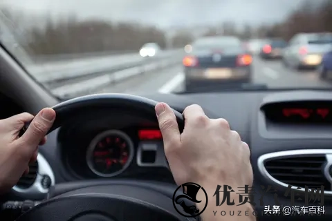 为什么说开车犹豫是大忌，有很大的安全隐患？-1