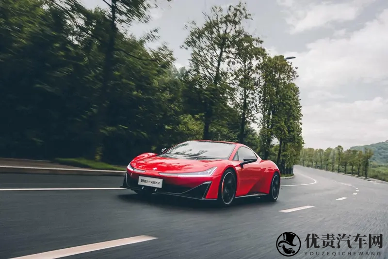 可灵活驾驭的性能猛兽!广汽昊铂SSR上演《广州飘移》大片-1