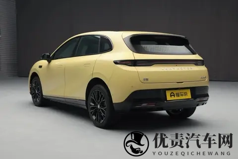 面向年轻人,带后驱+智舱,零跑Lafa5能否成为纯电轿跑搅局者?-1