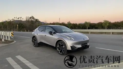 上市后口碑一直好，银色领克Z20添精致细节更抢手-2