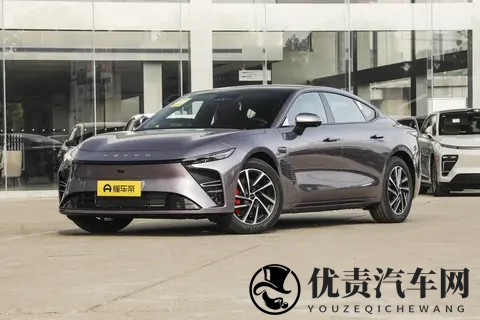 11月买轿车又有好选择!轴距3米,续航超770km,价格很香!-2