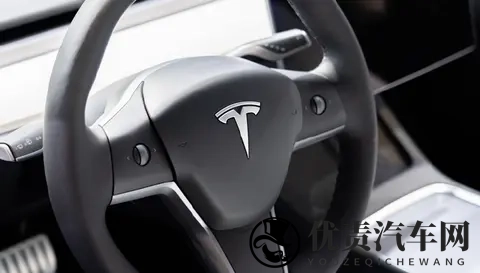 特斯拉FSD更新将解决行驶卡顿问题-1