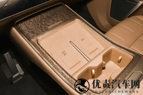 纠结大五座还是大三排?建议你试试乐道L90,无短板+高实用-3