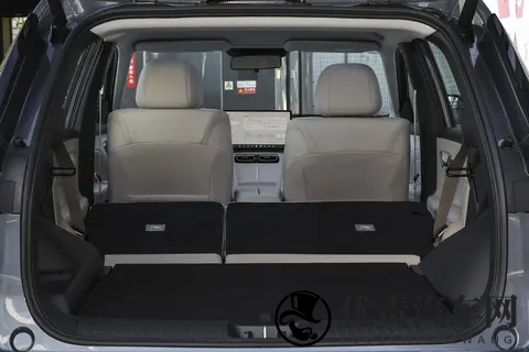 解读AION i60 2025款 增程版：家用SUV的细节与实力兼备之选-3