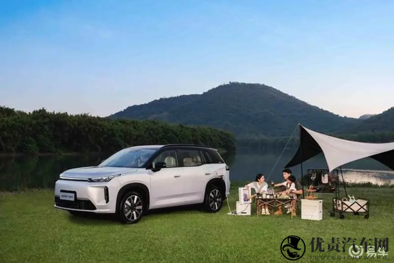 1098万起的SUV 埃安i60增程版两款车型配置对比 家用谁更合适？-1