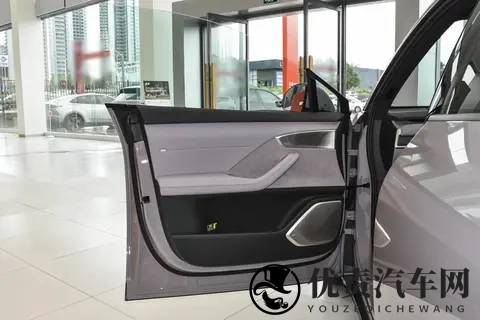 试驾乐道 L60:能躺平能放电,家庭出行痛点全拿捏!-2