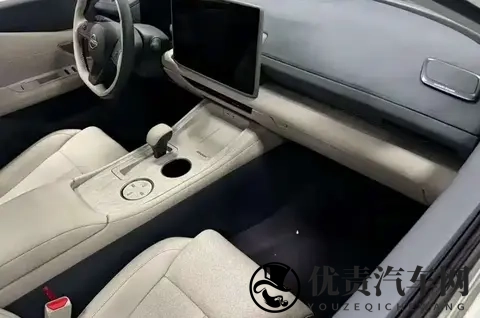 全新天籁PLUS实车展示！轴距不变，尺寸加长-2