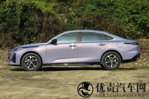 湖南小县城，收入五千，第四代逸动与第五代帝豪谁更合适？-1