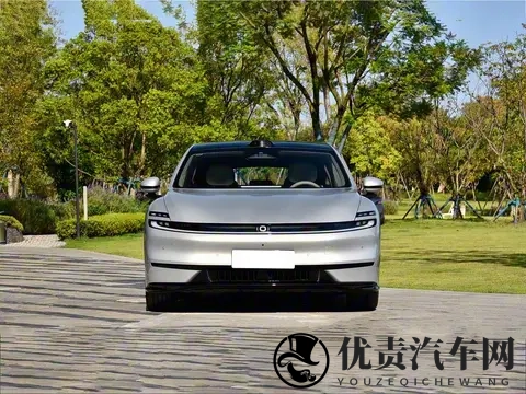 全新纯电中型轿跑亮相!预售不足12万起,还配无框车门+掀背尾门-2