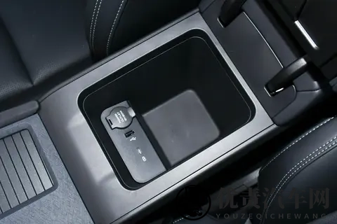 10万出头拿下20T+8AT!深度体验第三代领克03,它是否是你的菜?-2