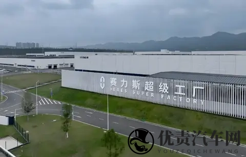 赛力斯港股敲钟前的“绿鞋5秒救场戏”-3