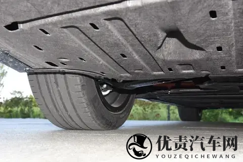 体验长安启源A06,运动型混动轿跑,空间大配置高,家用真香!-2