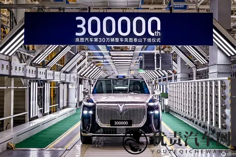 岚图泰山首批展车现已到店,11月18日正式上市-1