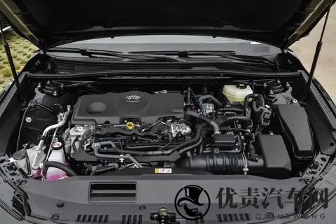 20万硬刚！凯美瑞混动吹上天？帕萨特Pro内饰动力双碾压！-3