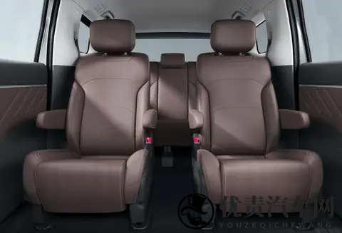 五菱星光730怎么选？73万起售，4款配置详细分析，838万版最值-3