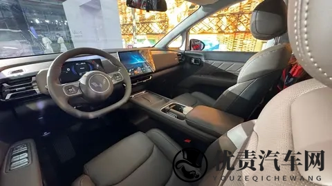 五菱星光730正式上市，限时71万起，哪款配置适合入手？-1