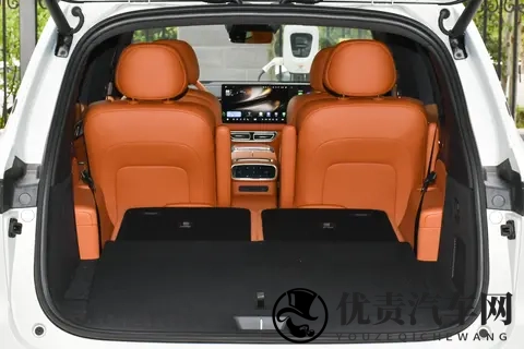 家用六座SUV,深蓝S09和领克900怎么选?看完对比就明白了-1