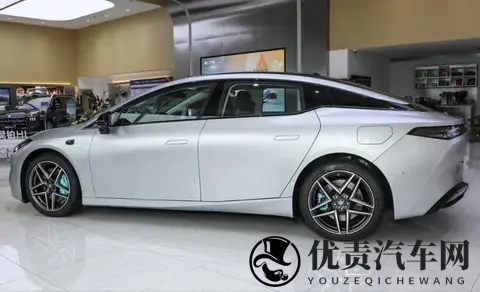 有亮点但不多，广汽昊铂GT推出新车型，提高销量恐怕有点难-1