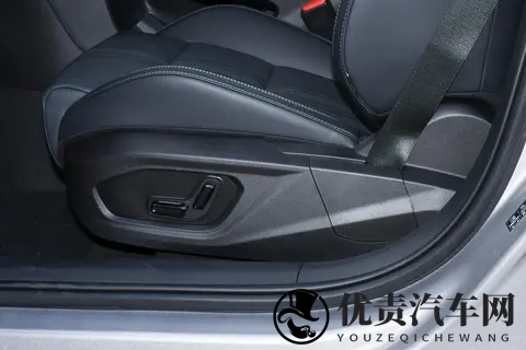 10万出头就能拿下第三代领克03?燃油车真能比肩新能源?-3