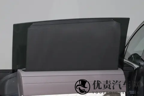 蔚来ET9深度试驾：打破行政车只适合坐不适合开的老印象-2