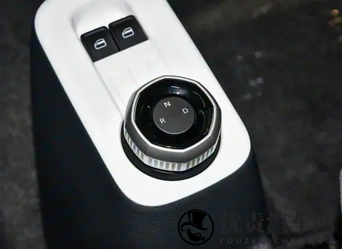 续航突破210km，8英寸大屏，全新睿蓝新车女生完全抵抗不了-3