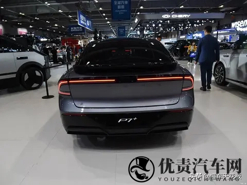 小鹏P7+ 20万级家用智能轿跑的均衡之选-1