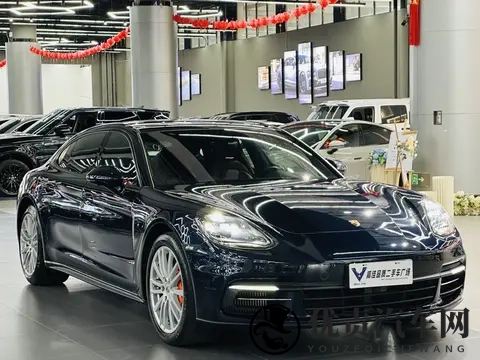 60多万拿下蓝色保时捷Panamera,体验行政级豪华与速度-3